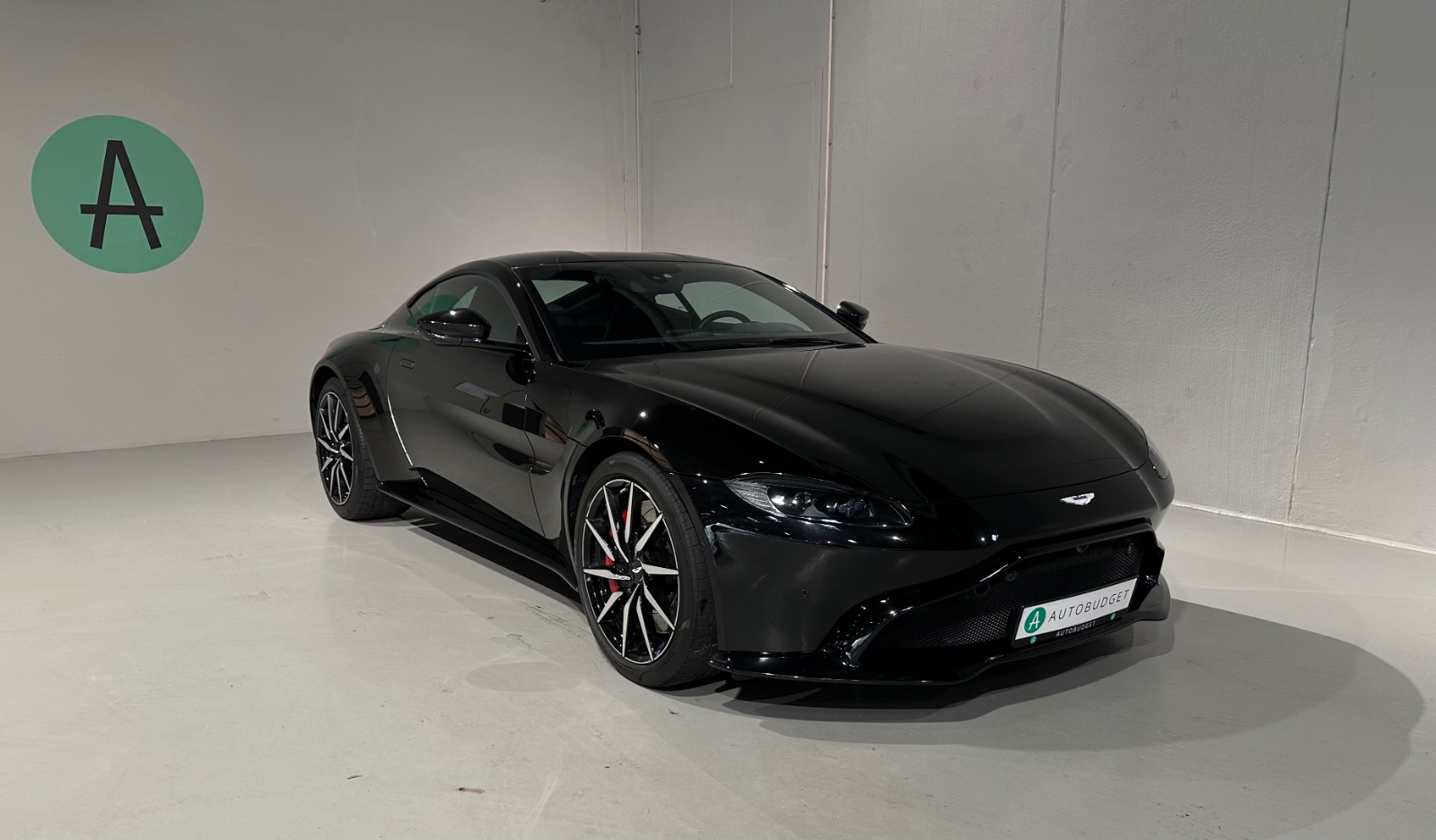 Bilde av 'Aston Martin V8 Vantage 2019'