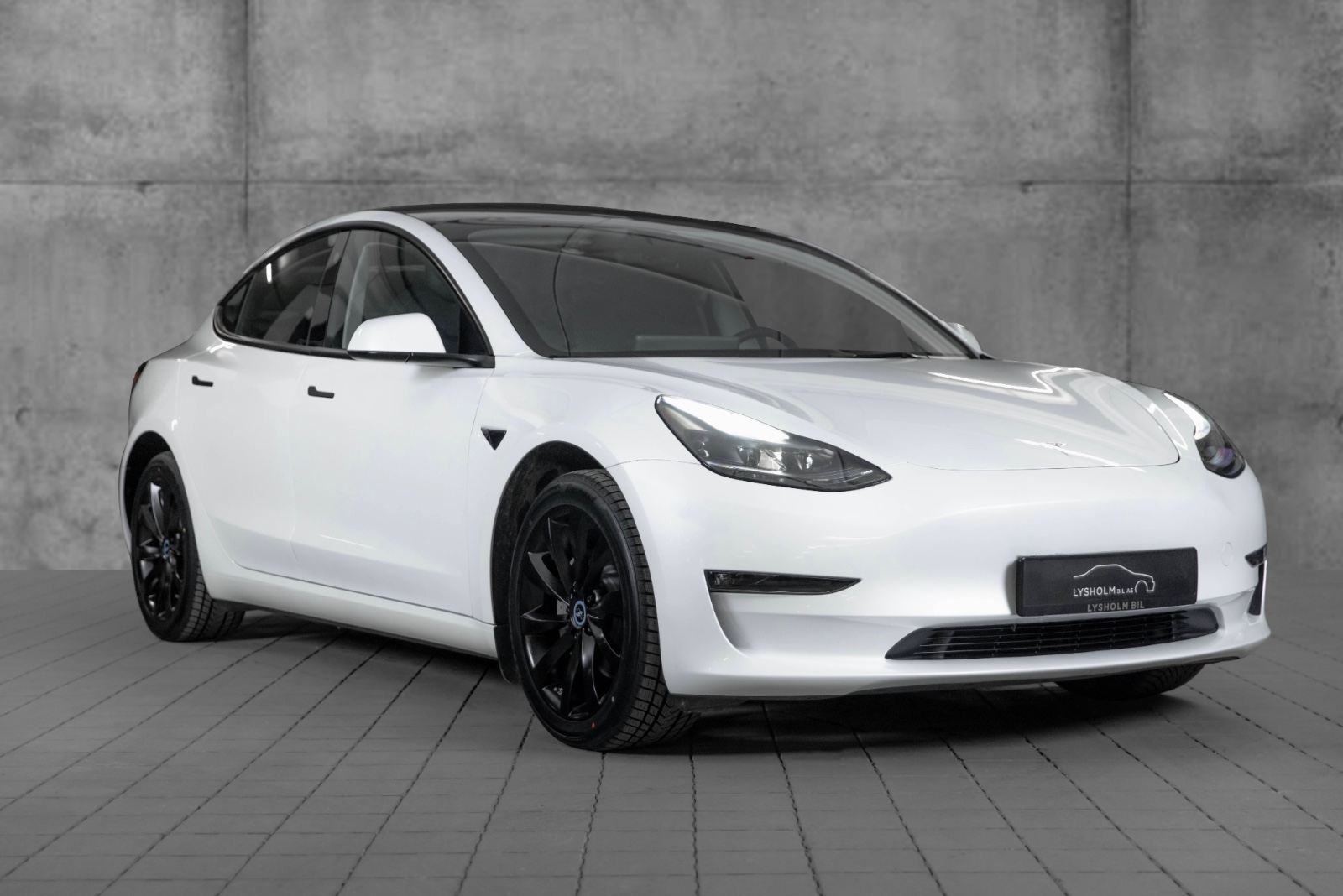 Hovedbilde av Tesla Model 3 2023