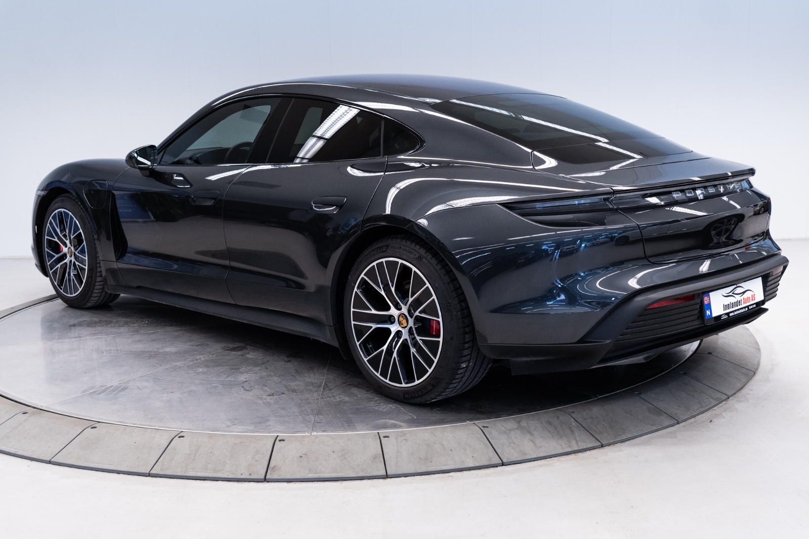 Hovedbilde av Porsche Taycan 2020