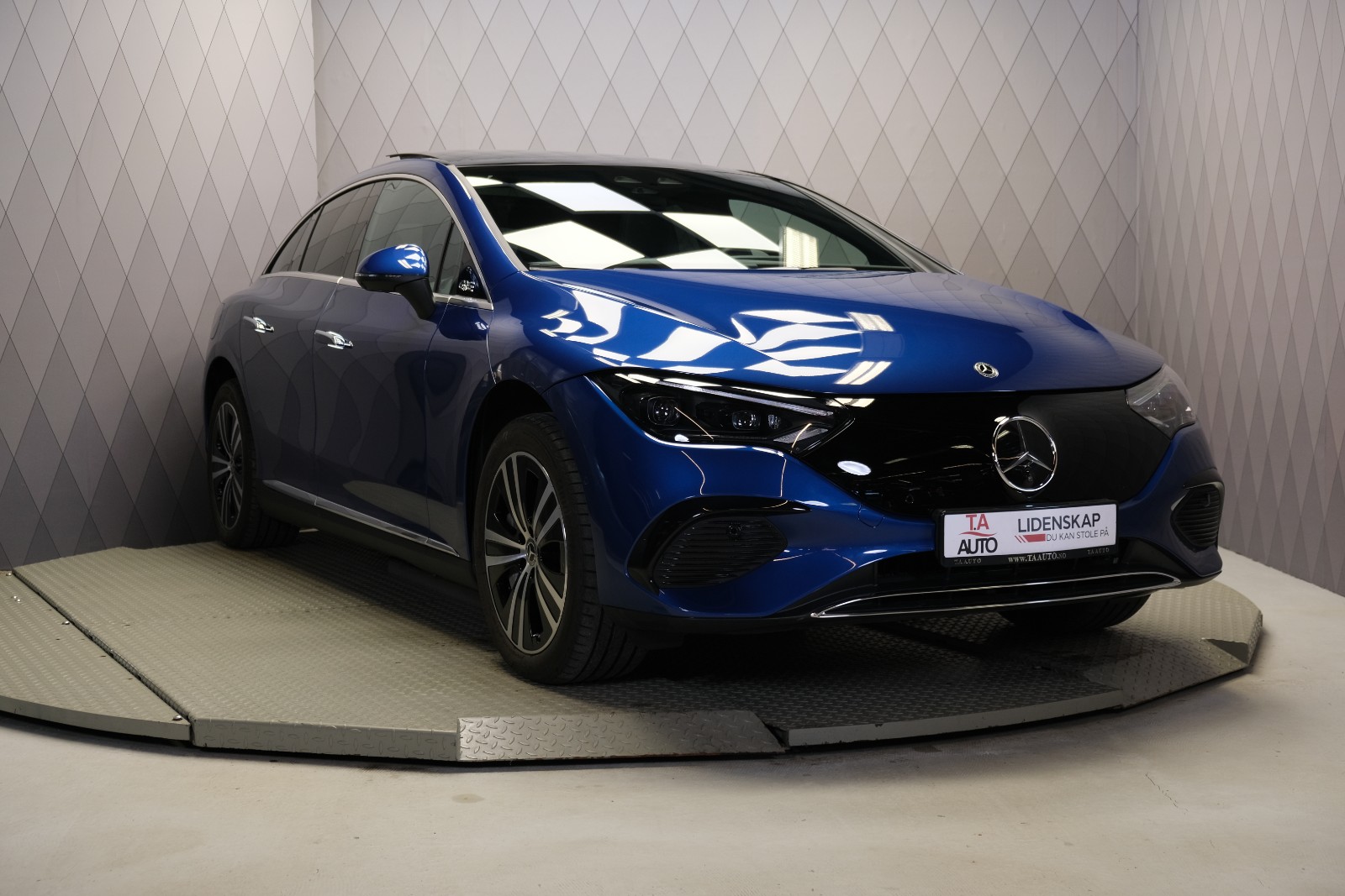 Hovedbilde av Mercedes-Benz EQE 2022