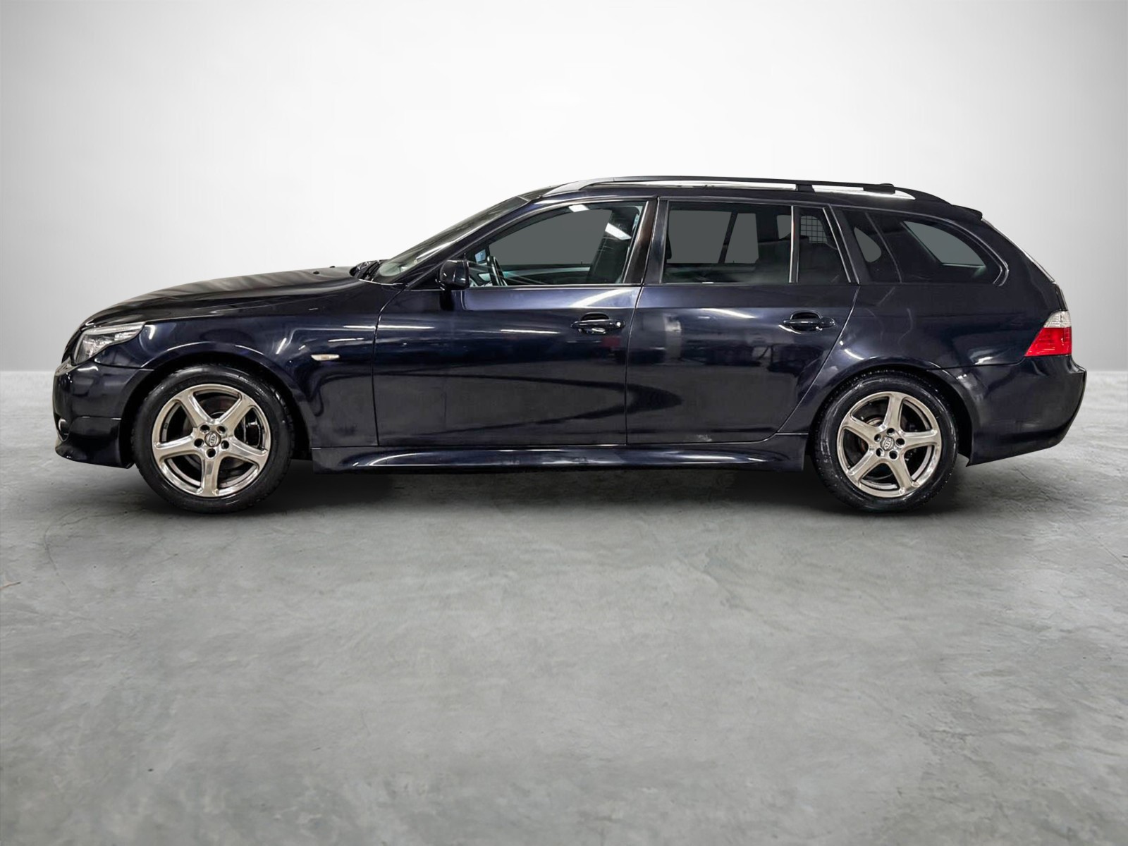 Bilde av BMW 5-serie 2009 520d 177hk 2*M sport / Navi Pro / Skinn / Soltak / Krok