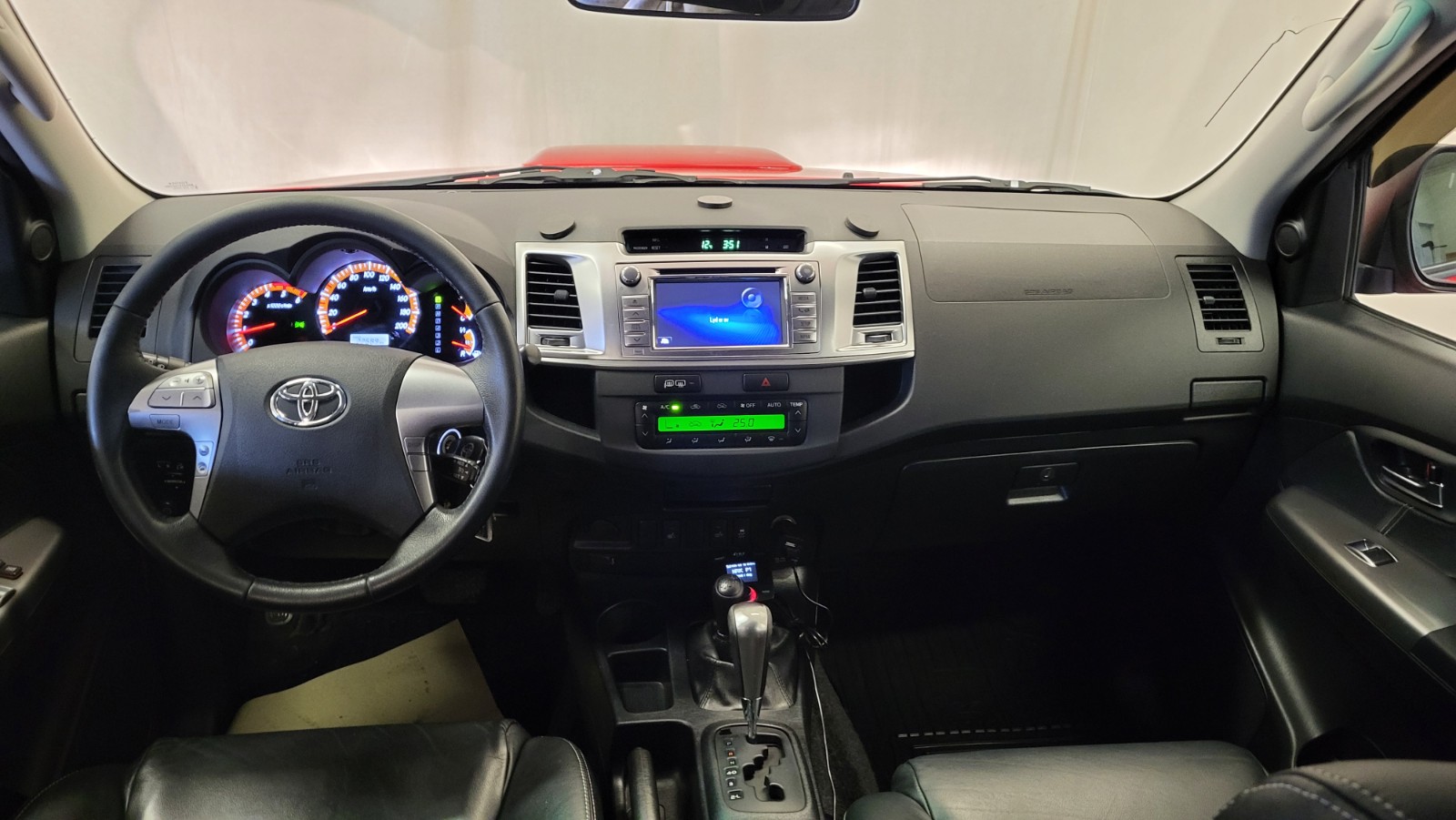 Hovedbilde av Toyota HiLux 2014